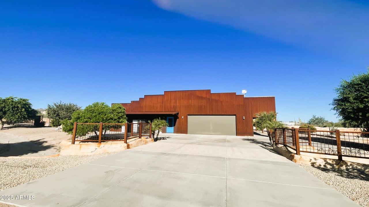 27213 N Brenner Pass Rd., San Tan Valley, AZ 85144
