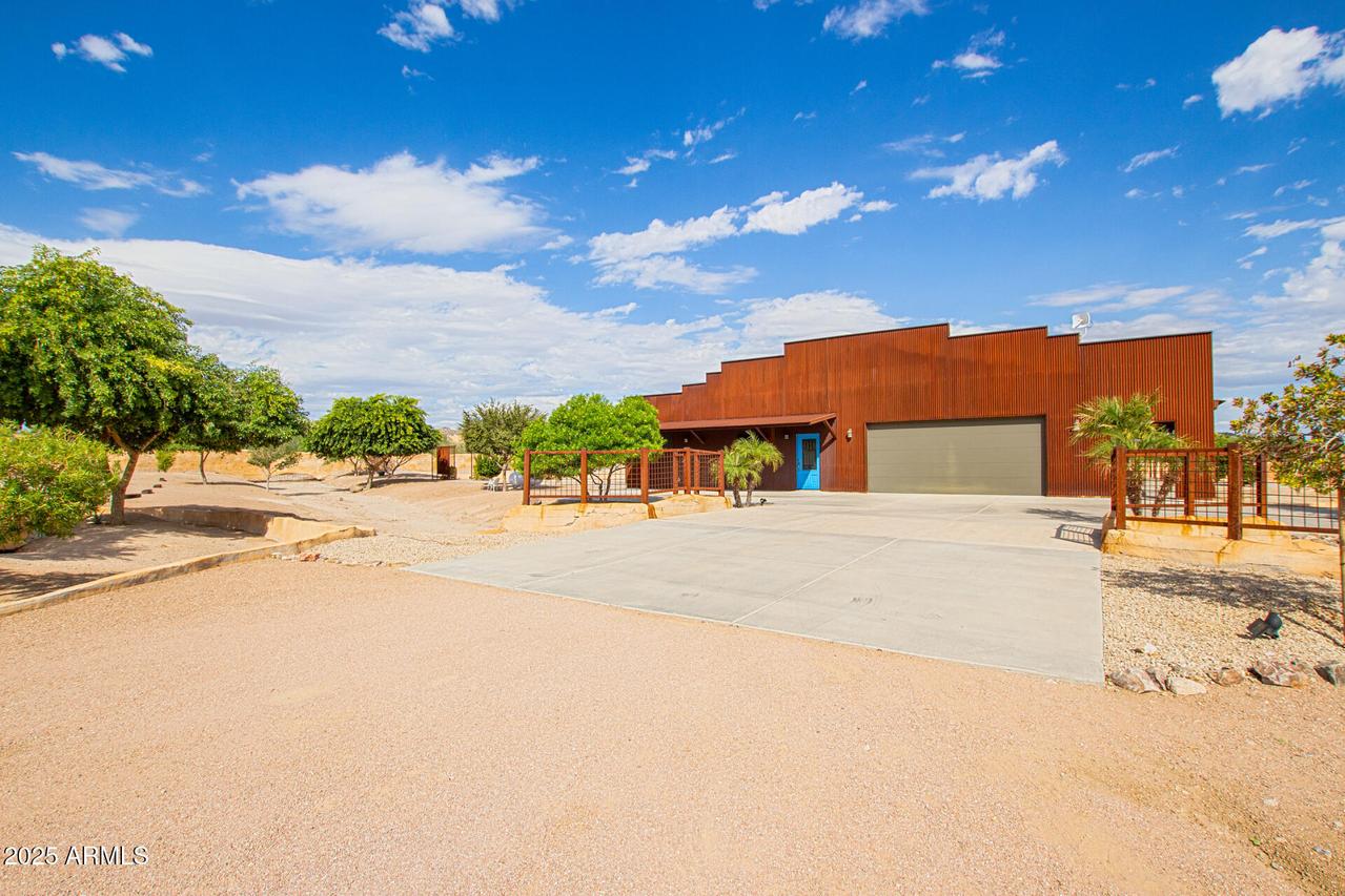 27213 N Brenner Pass Rd., San Tan Valley, AZ 85144