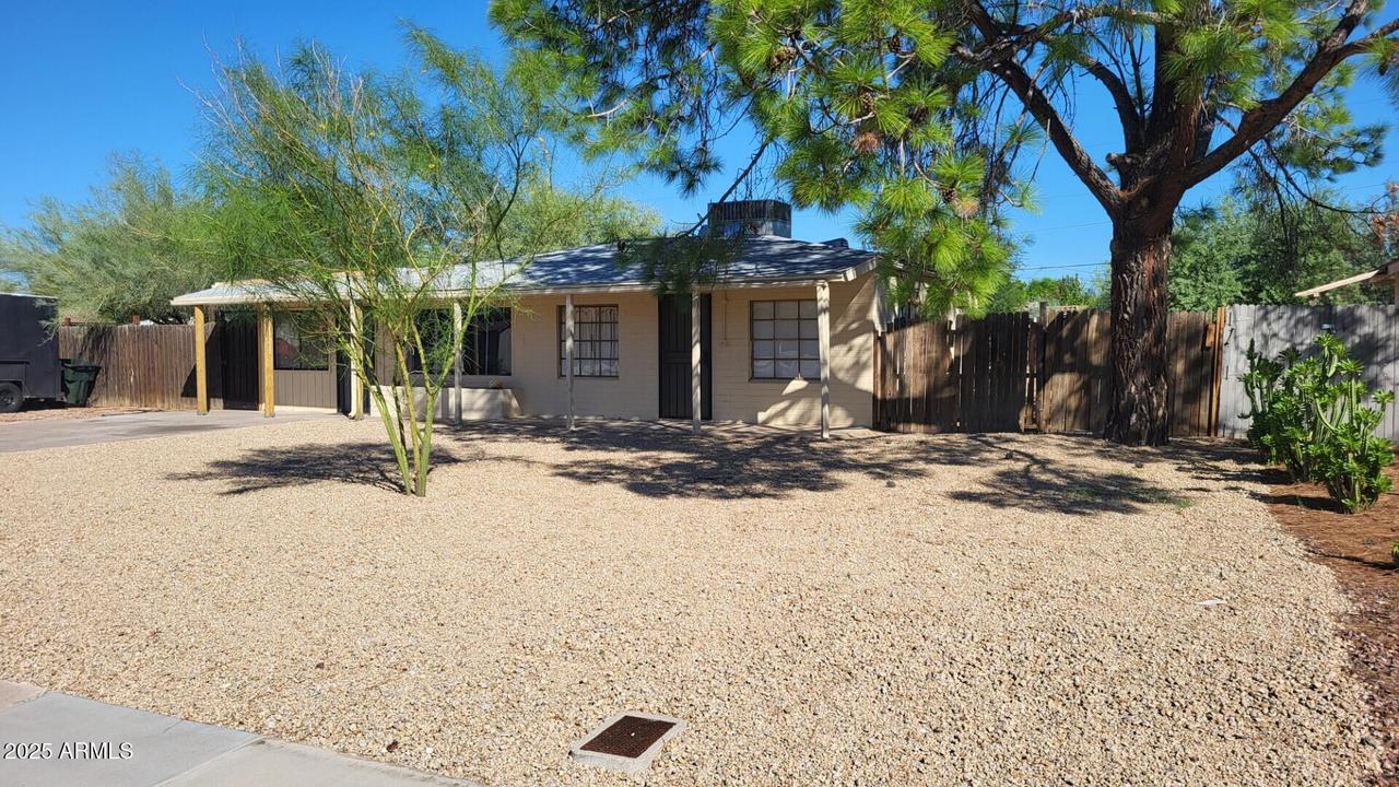 2326 E Paradise Ln., Phoenix, AZ 85022