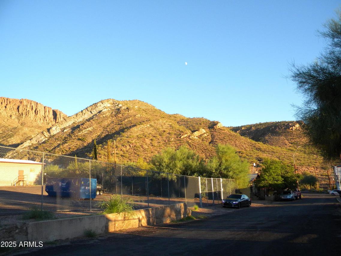 75 N High School Ave., Superior, AZ 85173