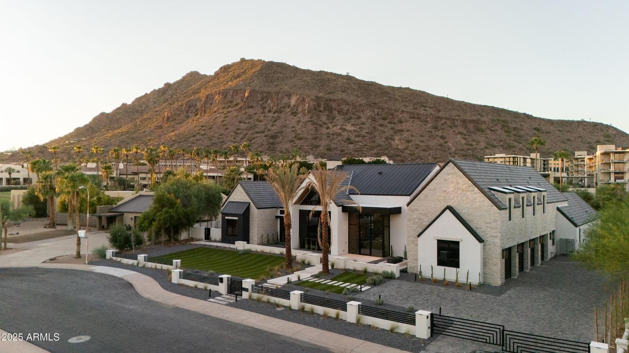6230 E Hillcrest Blvd., Scottsdale, AZ 85251