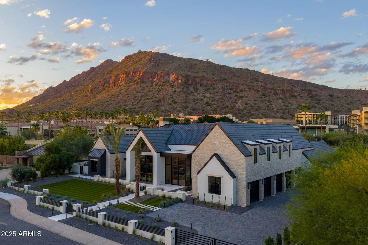 6230 E Hillcrest Blvd., Scottsdale, AZ 85251