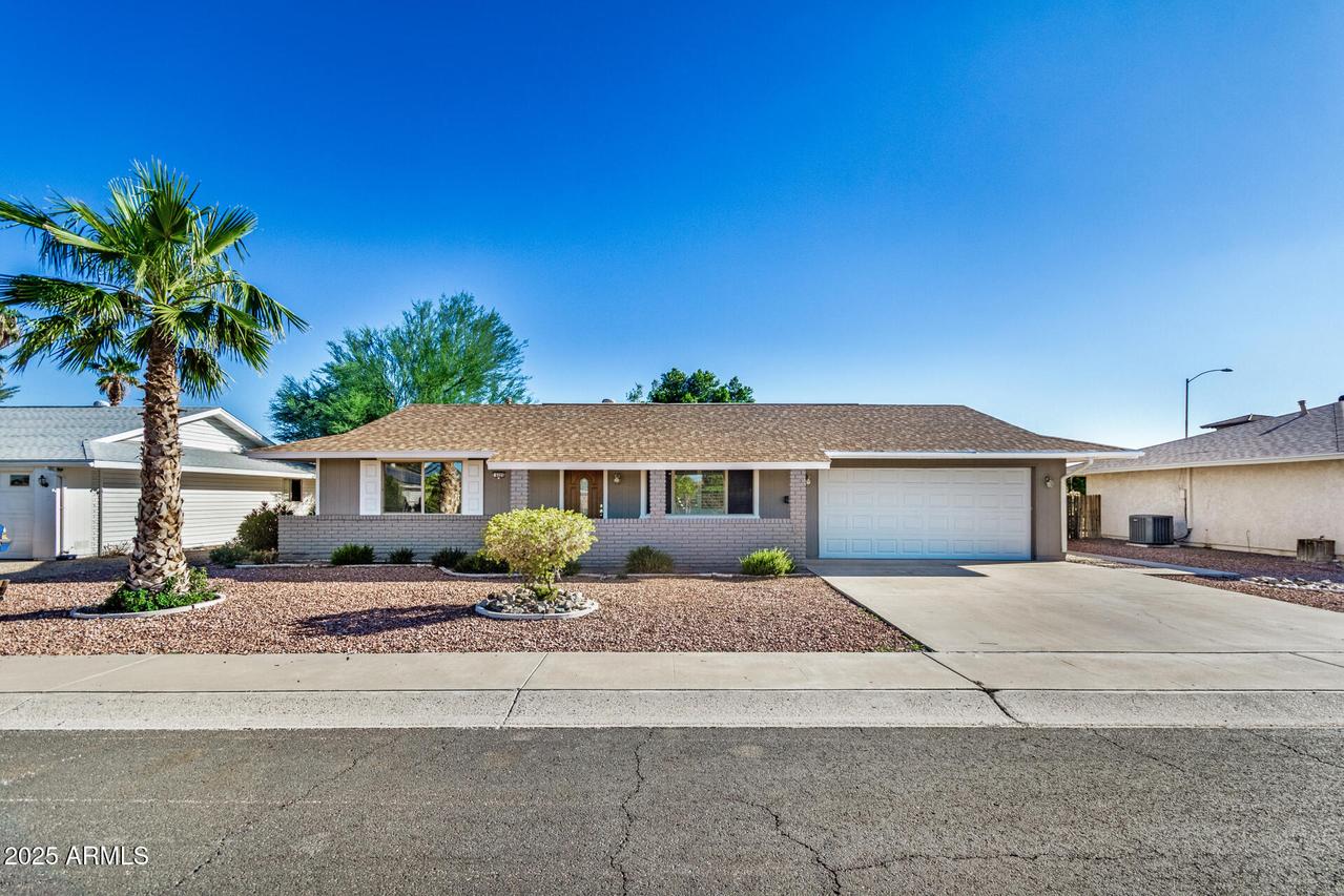 9325 W Arrowhead Dr., Sun City, AZ 85351