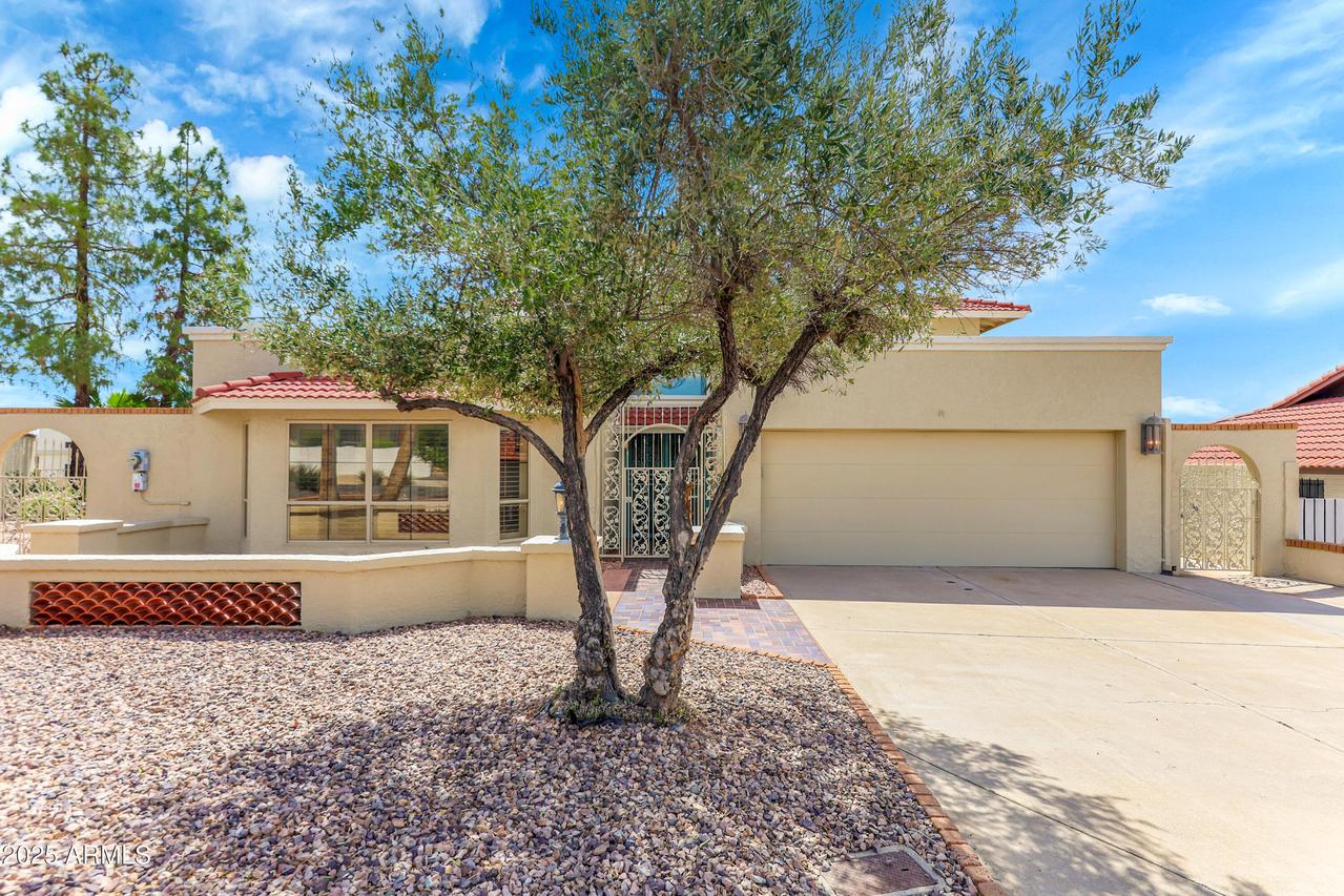 2237 E Captain Dreyfus Ave., Phoenix, AZ 85022