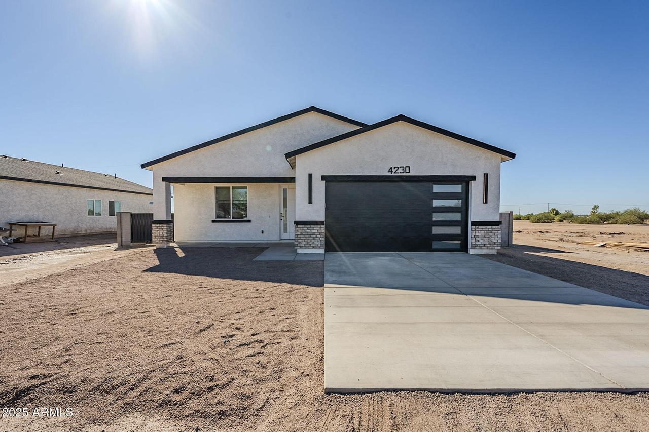 4230 N Montezuma Dr., Eloy, AZ 85131