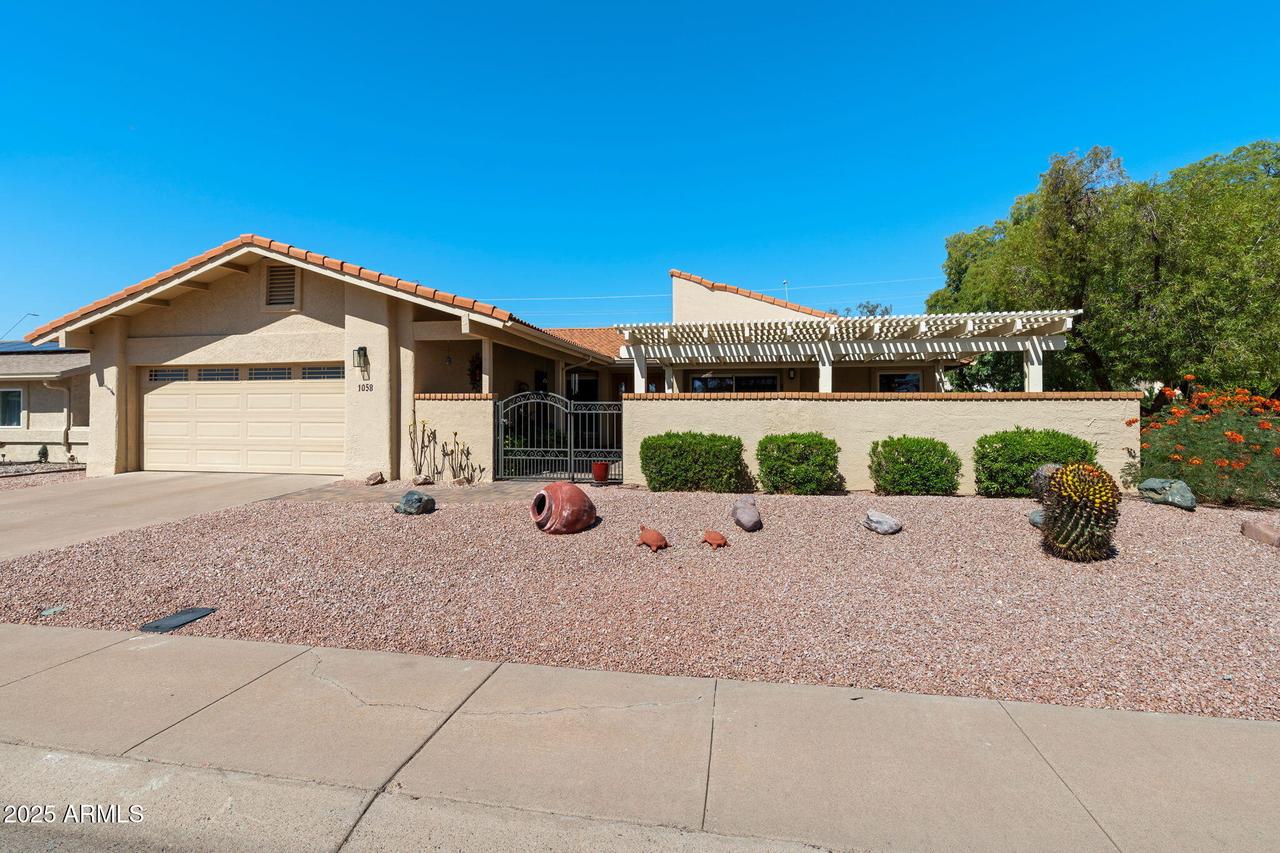 1058 Leisure World, Mesa, AZ 85206