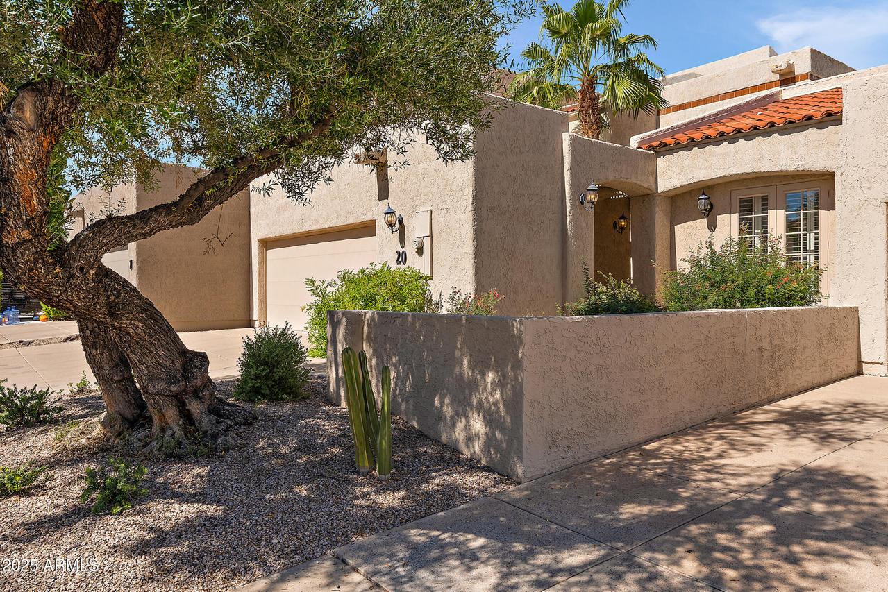 2626 E Arizona Biltmore Cir. #20, Phoenix, AZ 85016