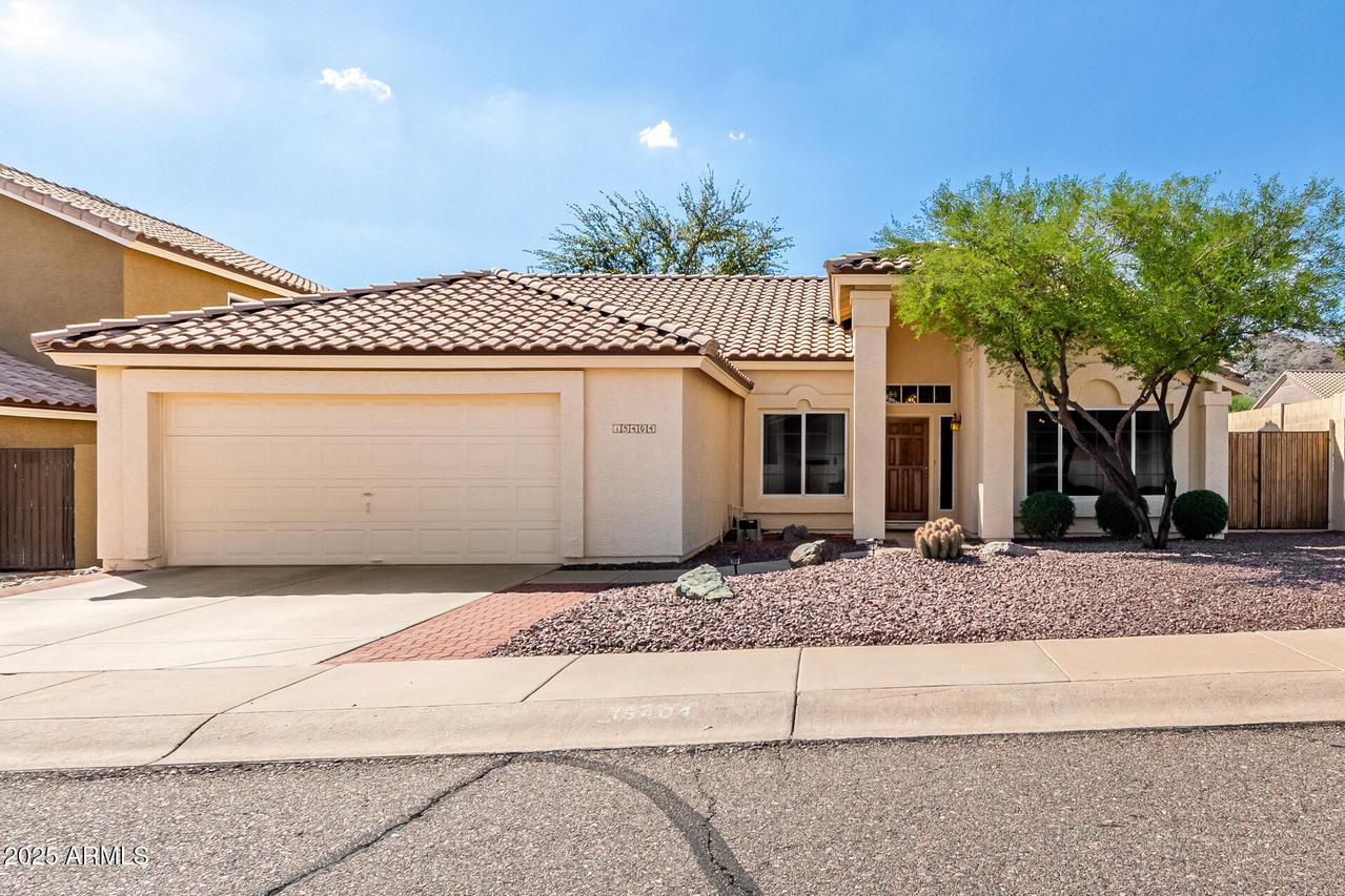 15404 S 15th Ave., Phoenix, AZ 85045
