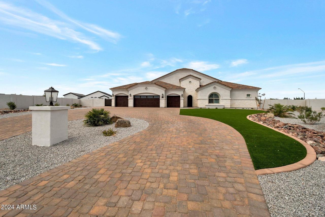 25232 S Pyrenees Ct., Queen Creek, AZ 85142