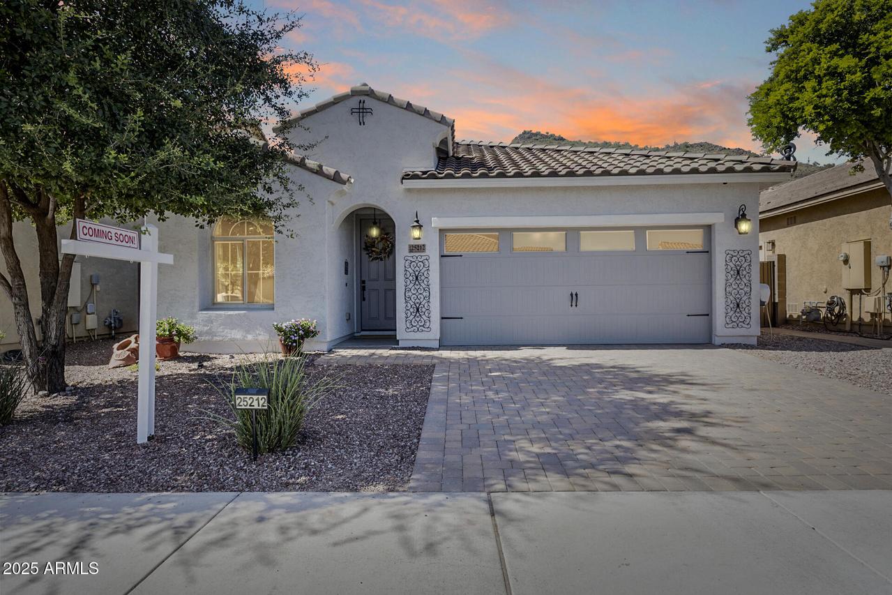 25212 N 56th Ave., Phoenix, AZ 85083