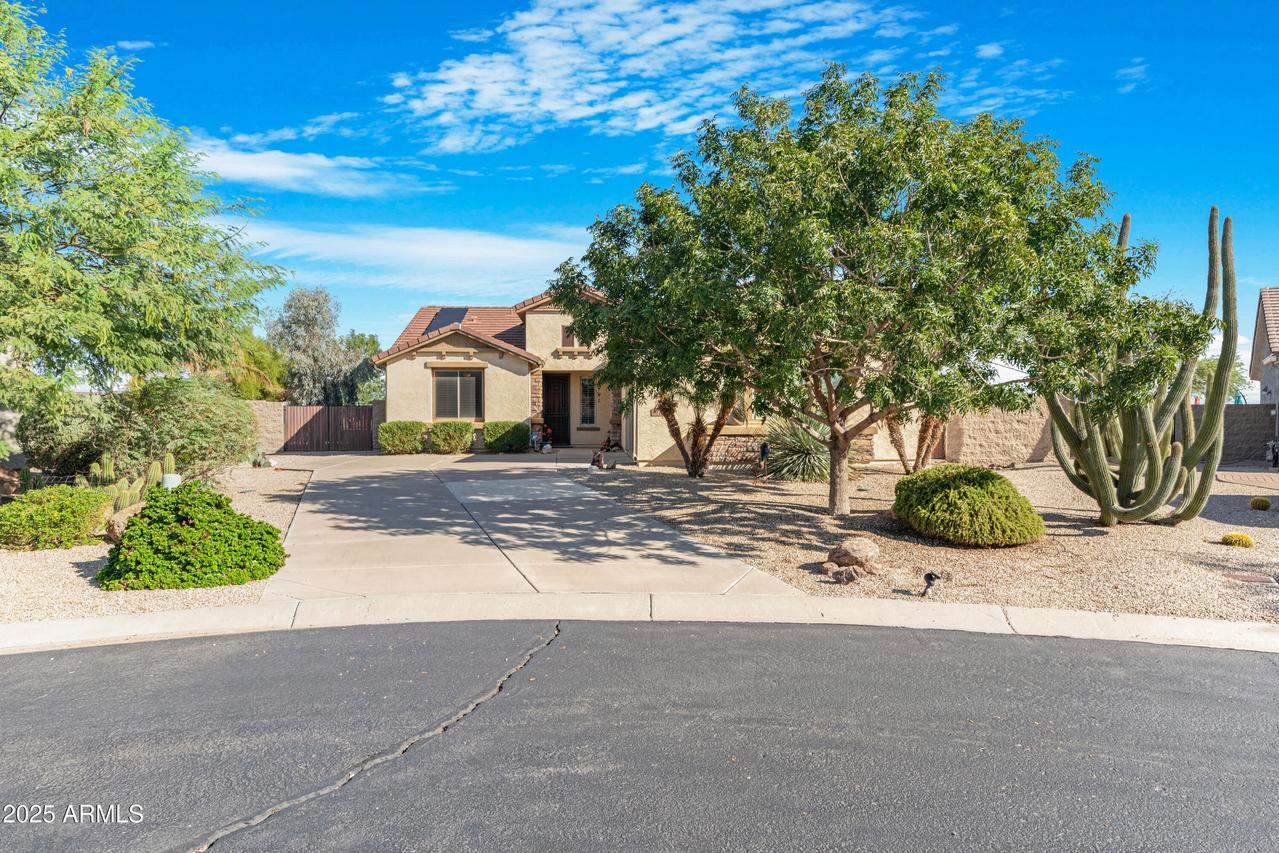 1210 W Cutleaf Cir., San Tan Valley, AZ 85143