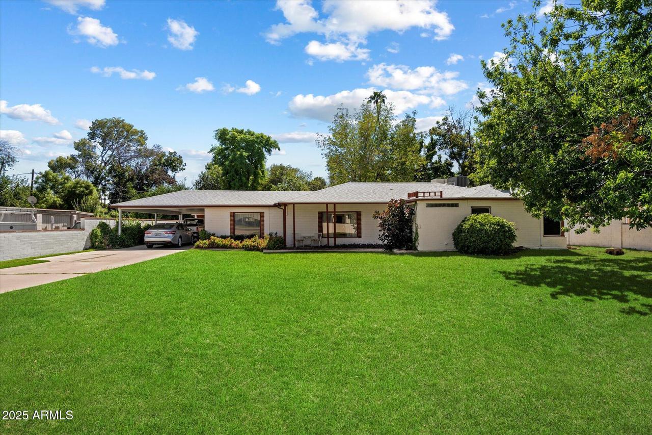 3329 E Clarendon Ave., Phoenix, AZ 85018