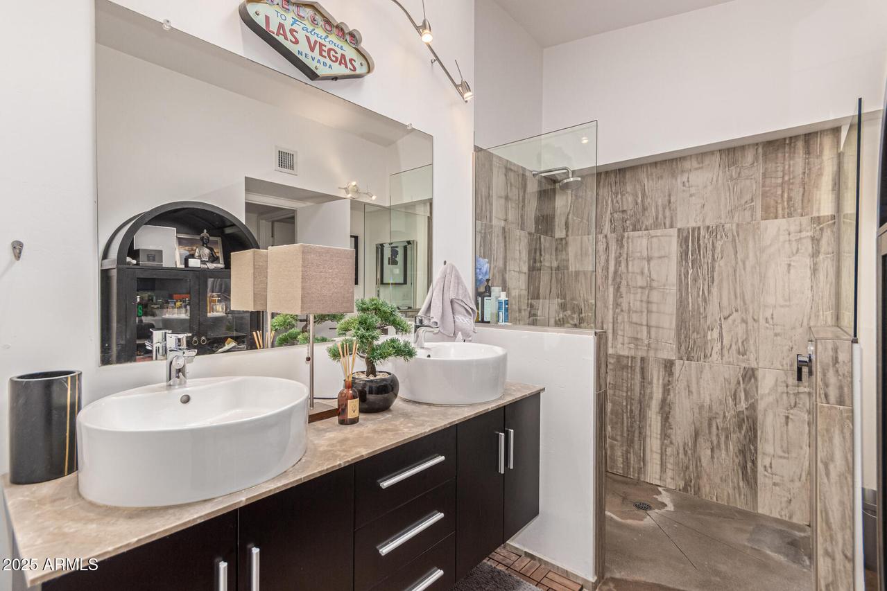 6640 N Chatelaine Pl., Phoenix, AZ 85014