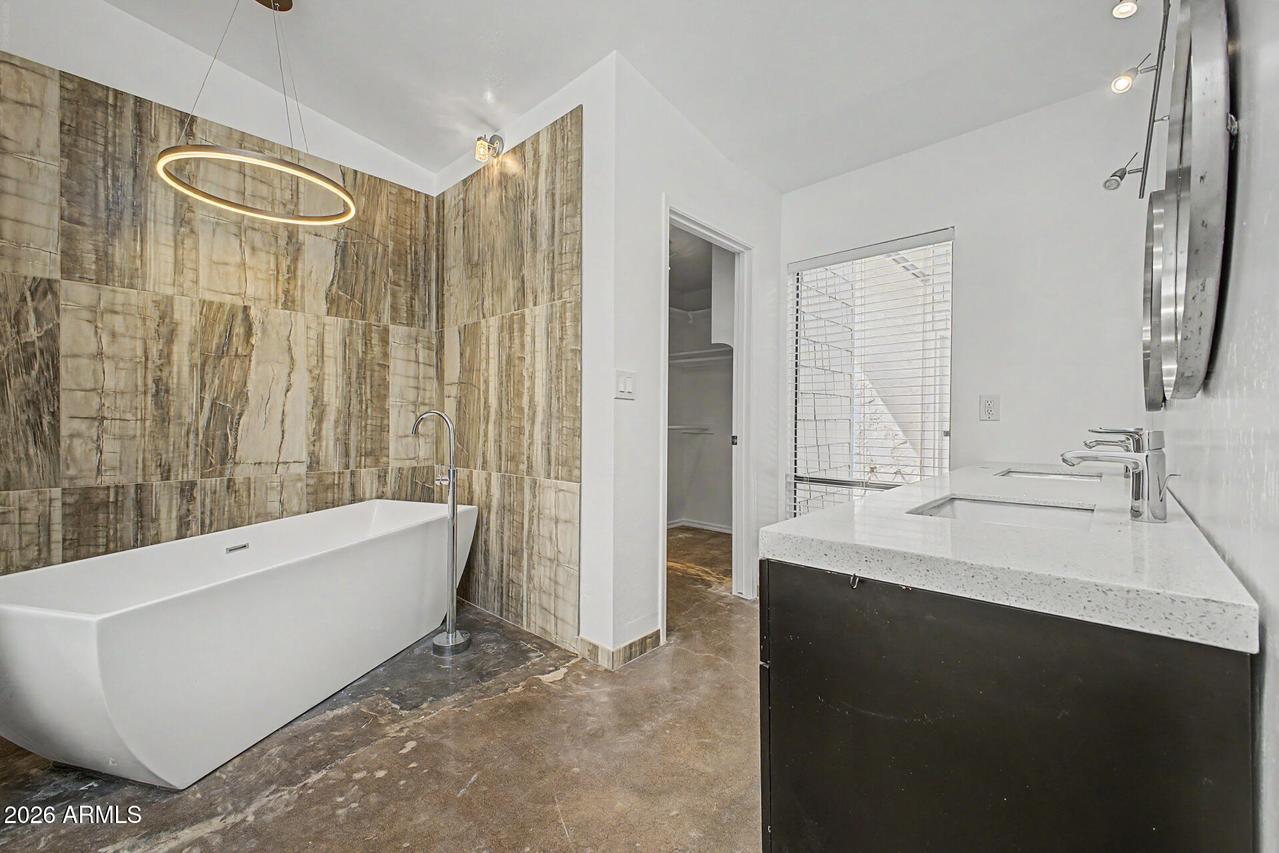 6640 N Chatelaine Pl., Phoenix, AZ 85014
