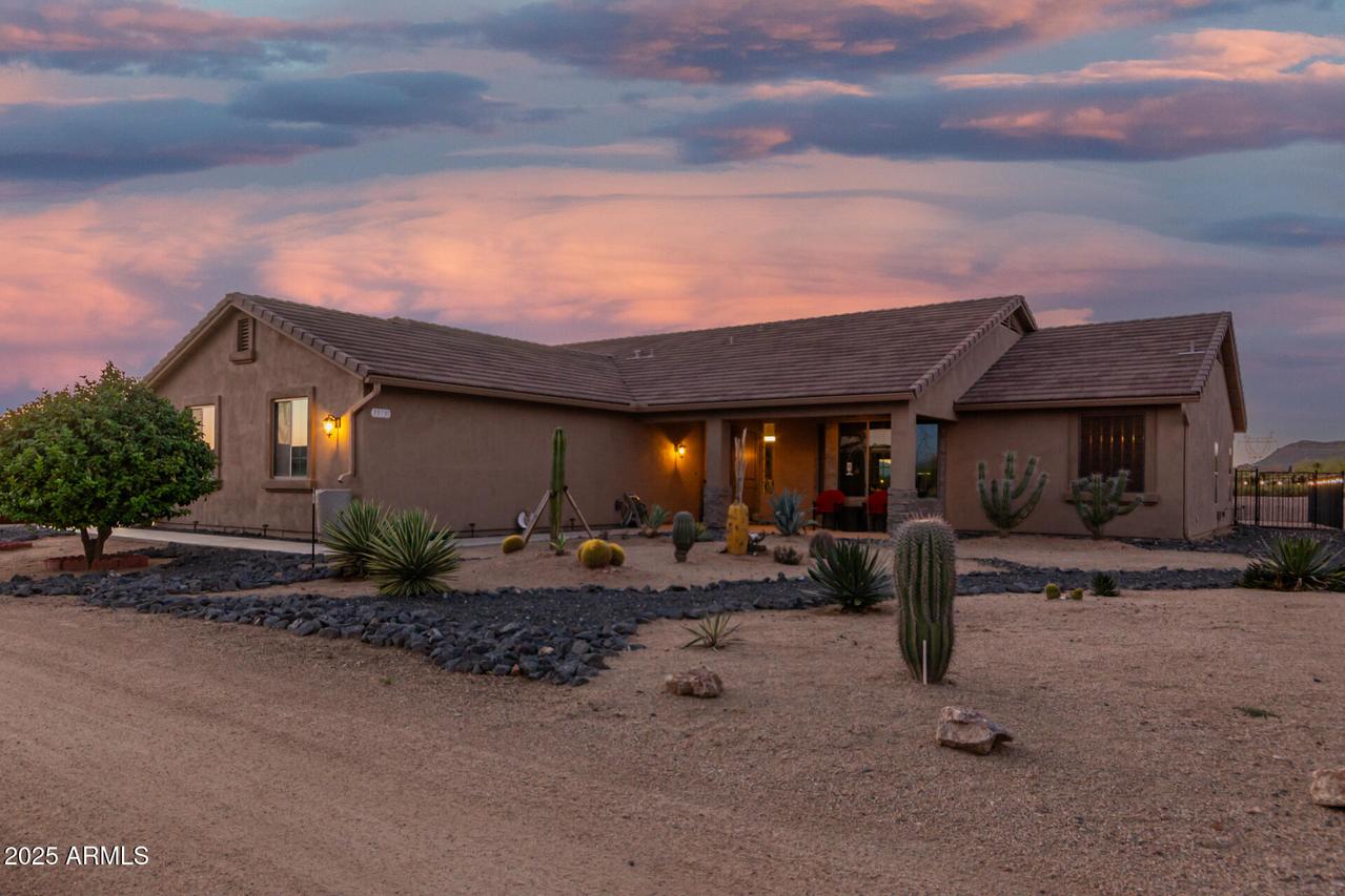 39730 N New River Rd., Phoenix, AZ 85086
