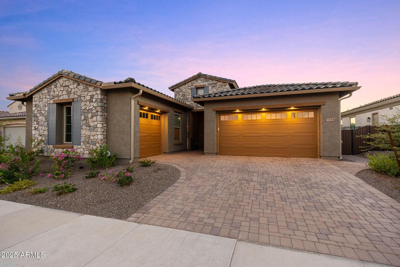 5744 N 208th Ln., Buckeye, AZ 85396