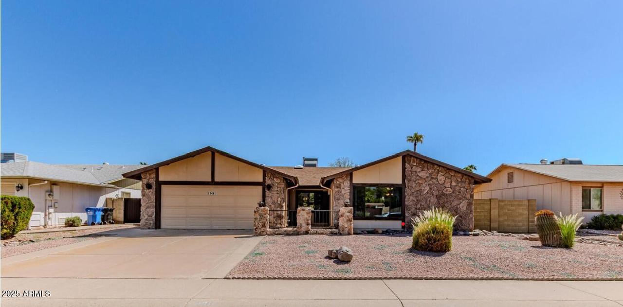 11449 S Iroquois Dr., Phoenix, AZ 85044