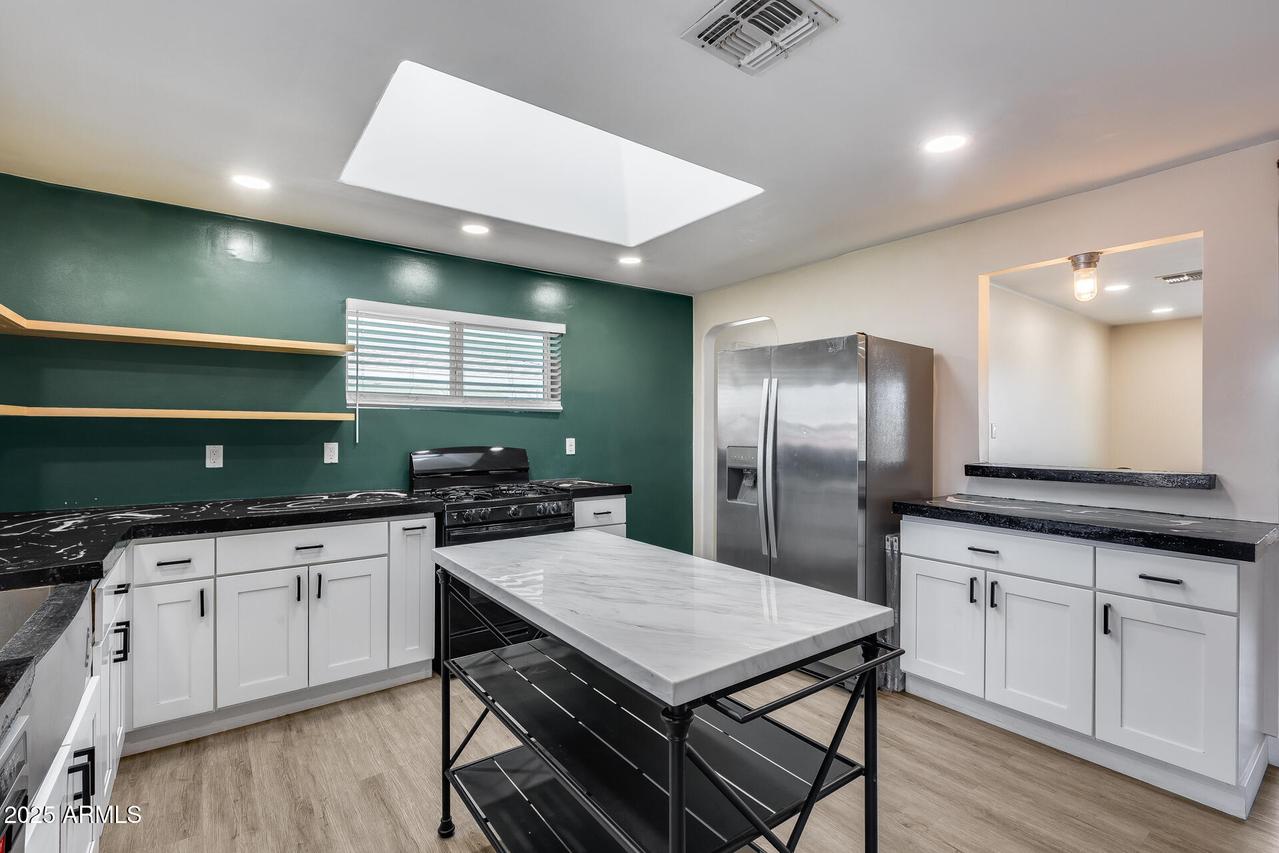 2232 W San Miguel Ave., Phoenix, AZ 85015