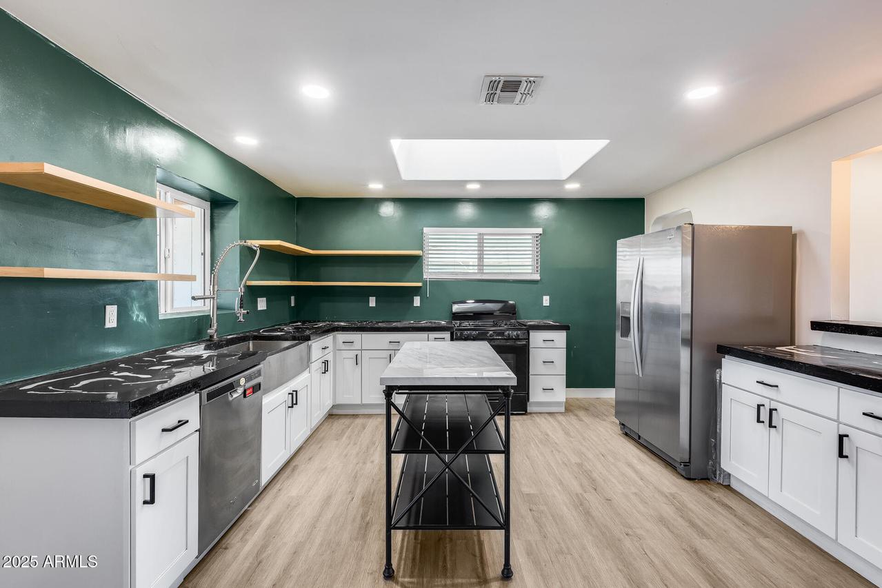 2232 W San Miguel Ave., Phoenix, AZ 85015