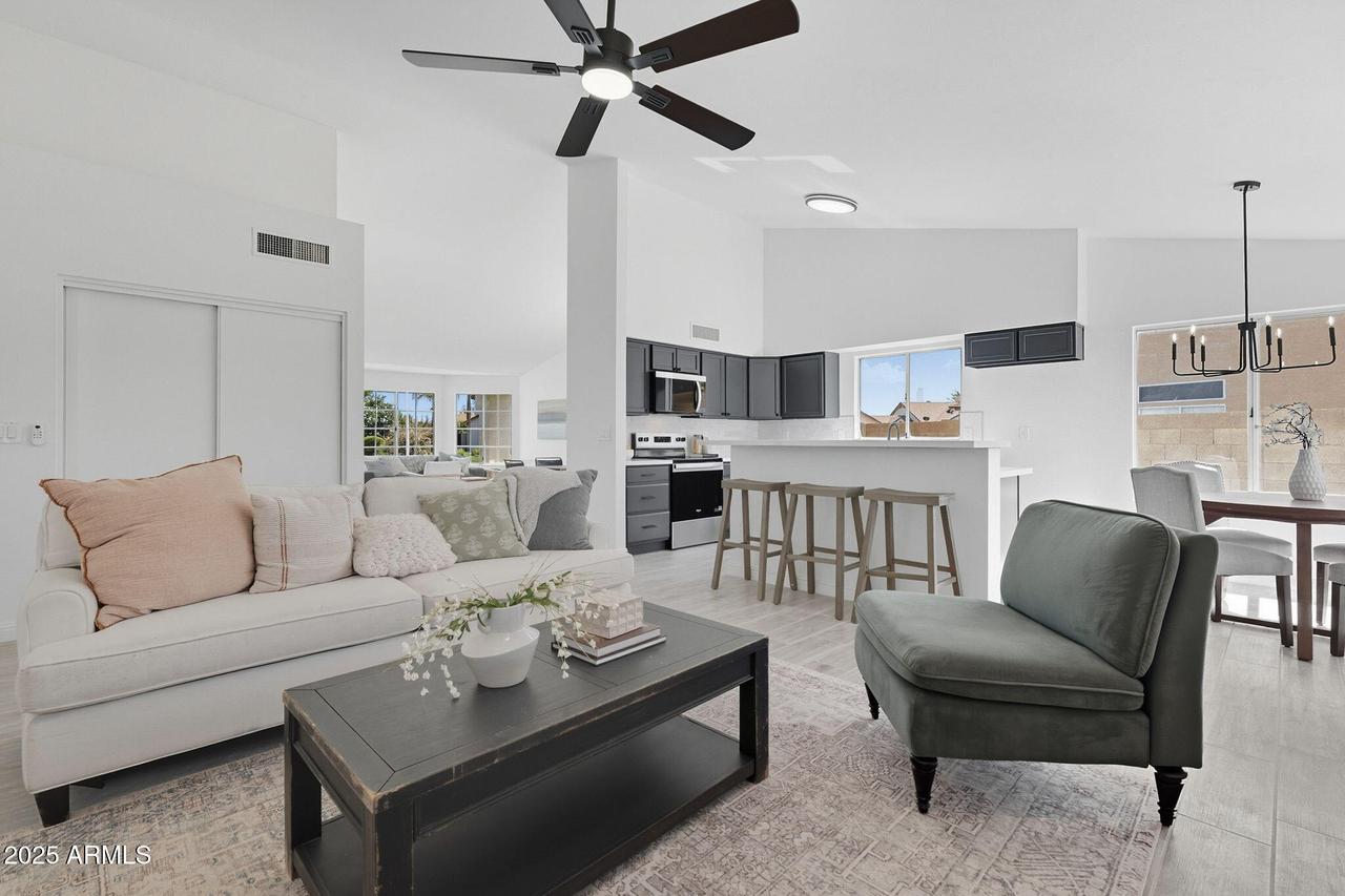 15258 N 61st Dr., Glendale, AZ 85306