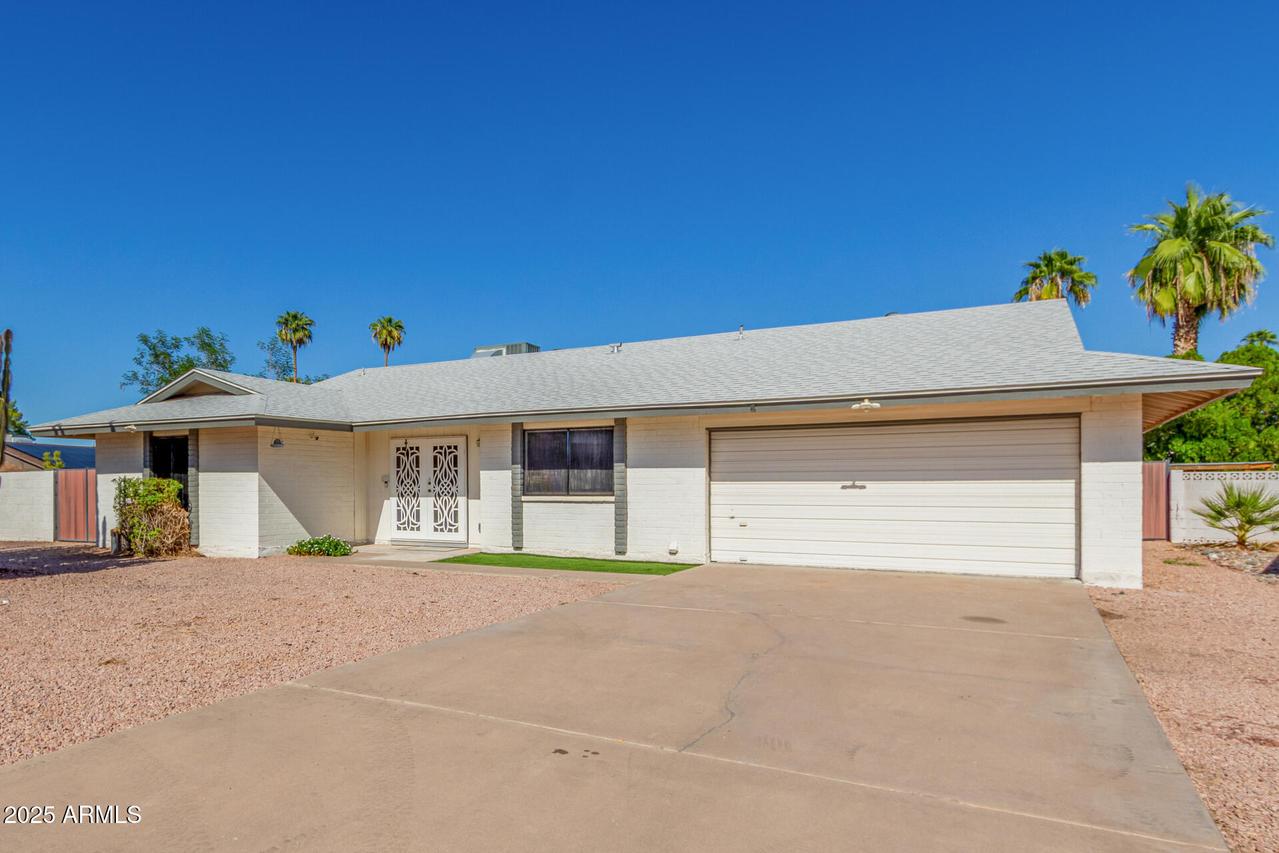1043 S 74th Pl., Mesa, AZ 85208