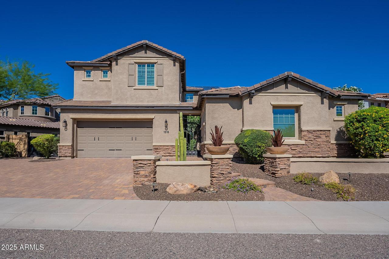 1618 W Blaylock Dr., Phoenix, AZ 85085