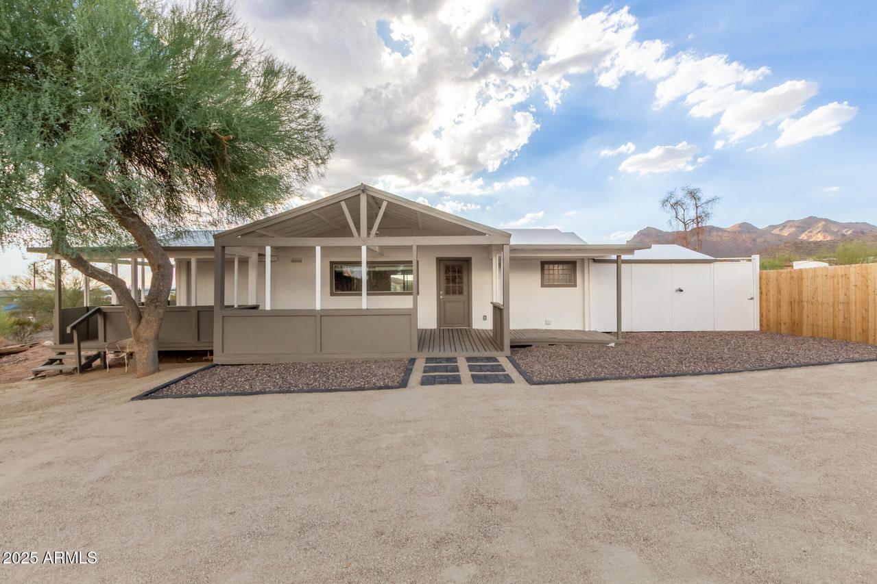 5260 N Ironwood Dr., Apache Junction, AZ 85120