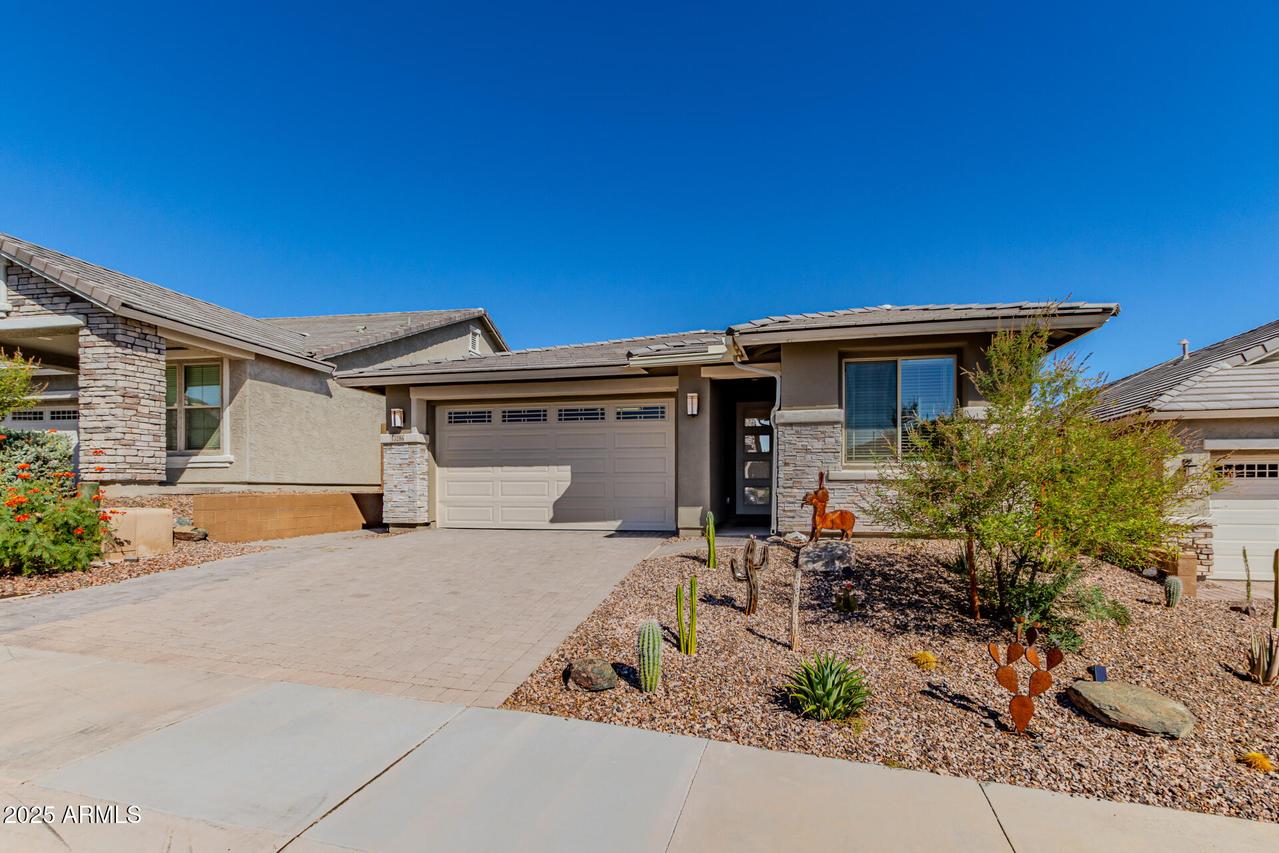 13286 W Red Range Way, Peoria, AZ 85383