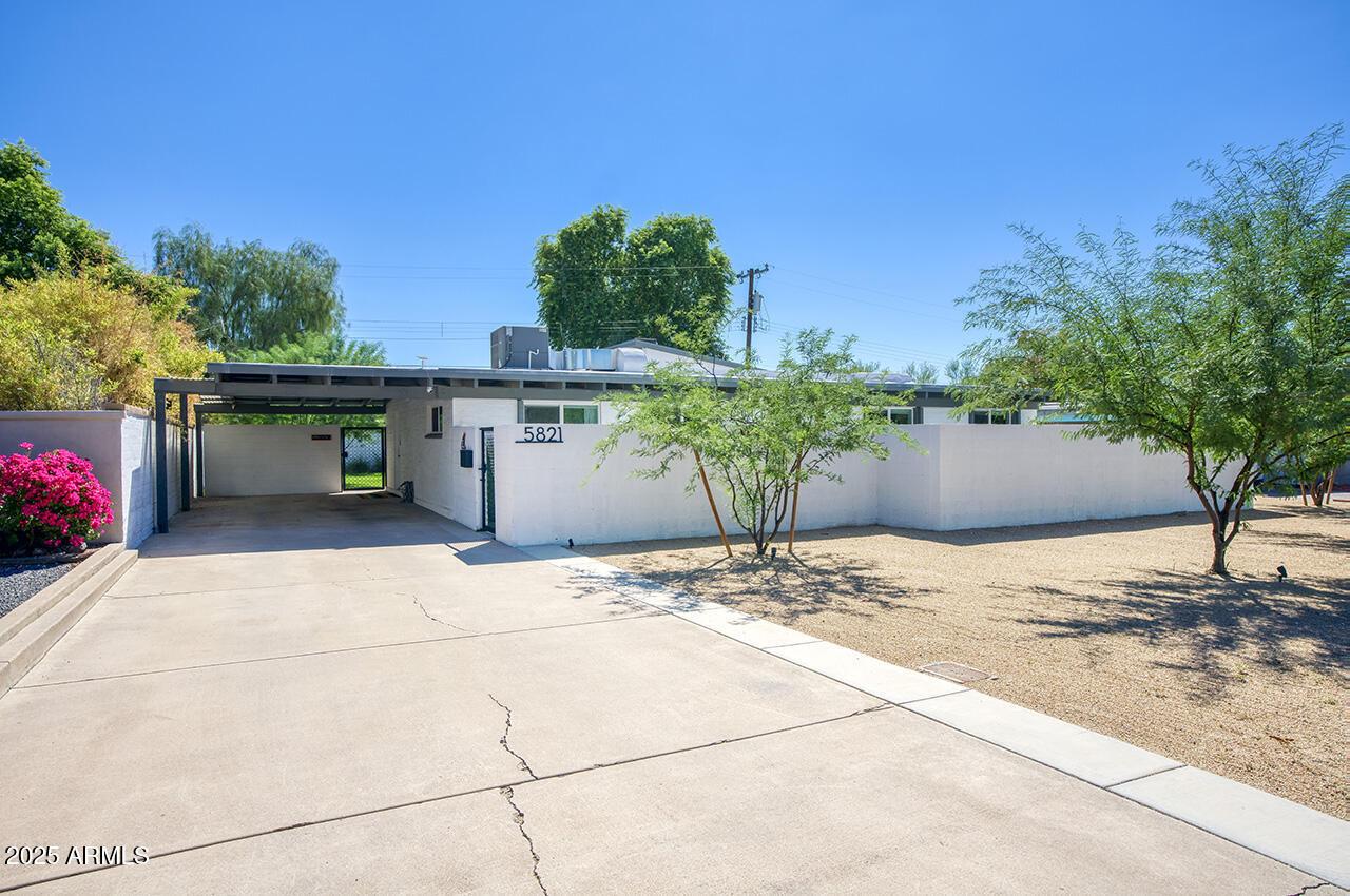 5821 N 10th St., Phoenix, AZ 85014