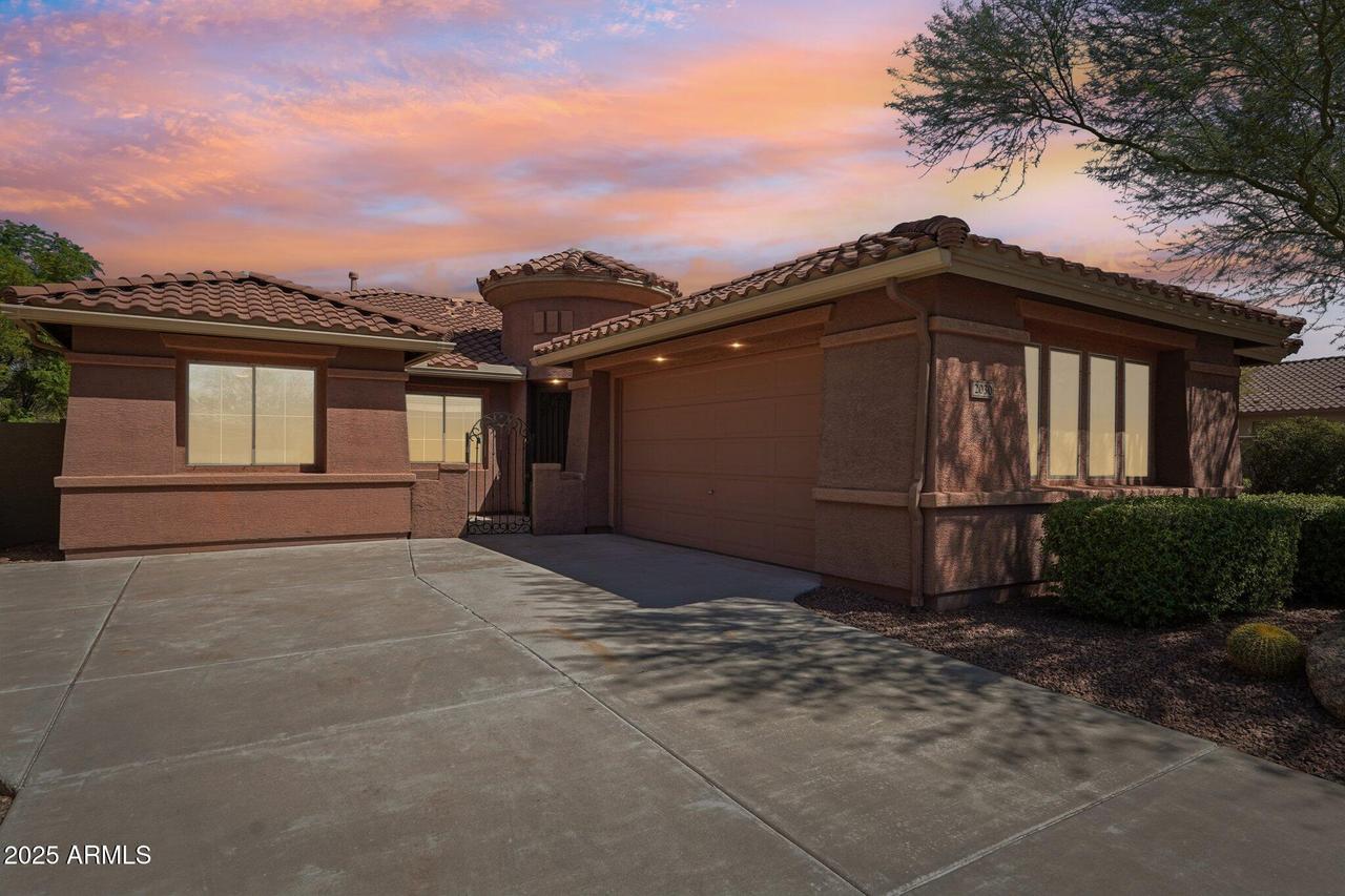 2030 W Clearview Tr., Phoenix, AZ 85086