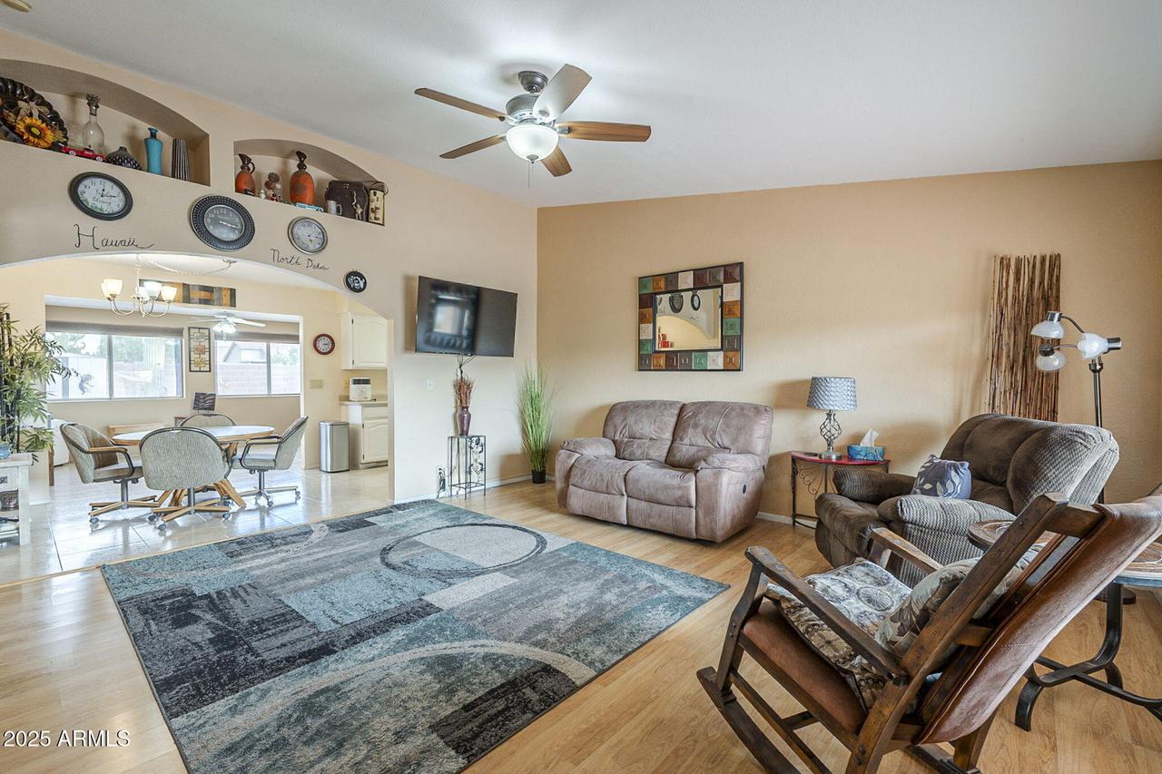 2513 S Zinnia, Mesa, AZ 85209