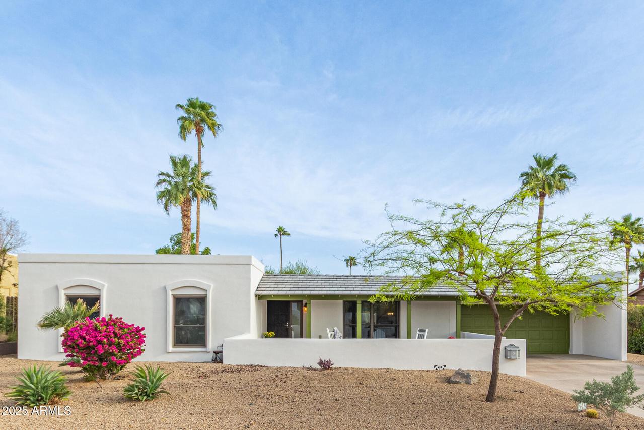 2542 E Cochise Rd., Phoenix, AZ 85028