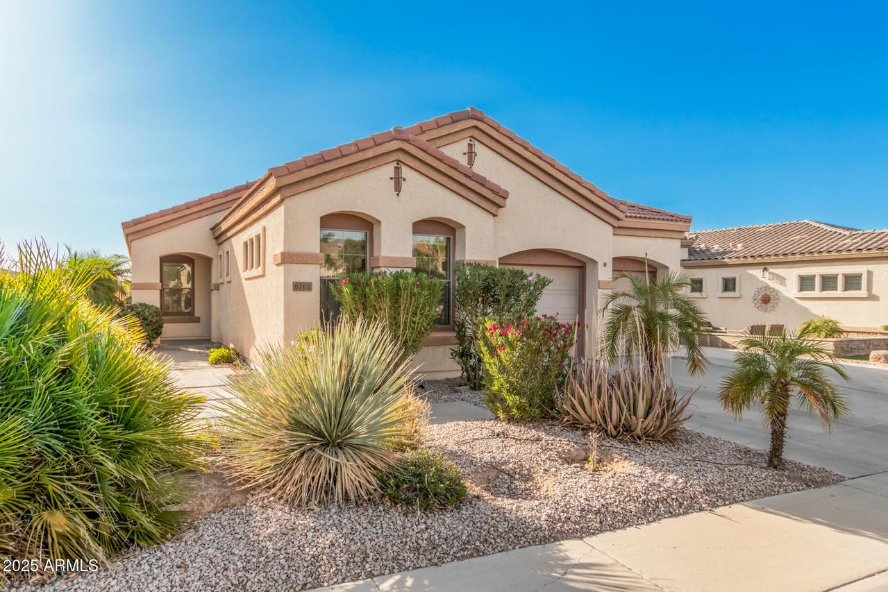 6762 S St Andrews Way, Gilbert, AZ 85298