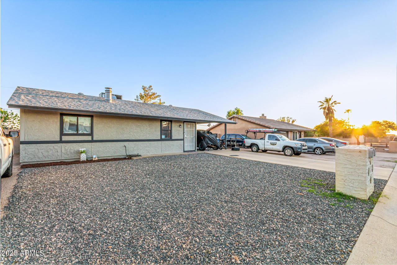 677 W 22nd Ave., Apache Junction, AZ 85120