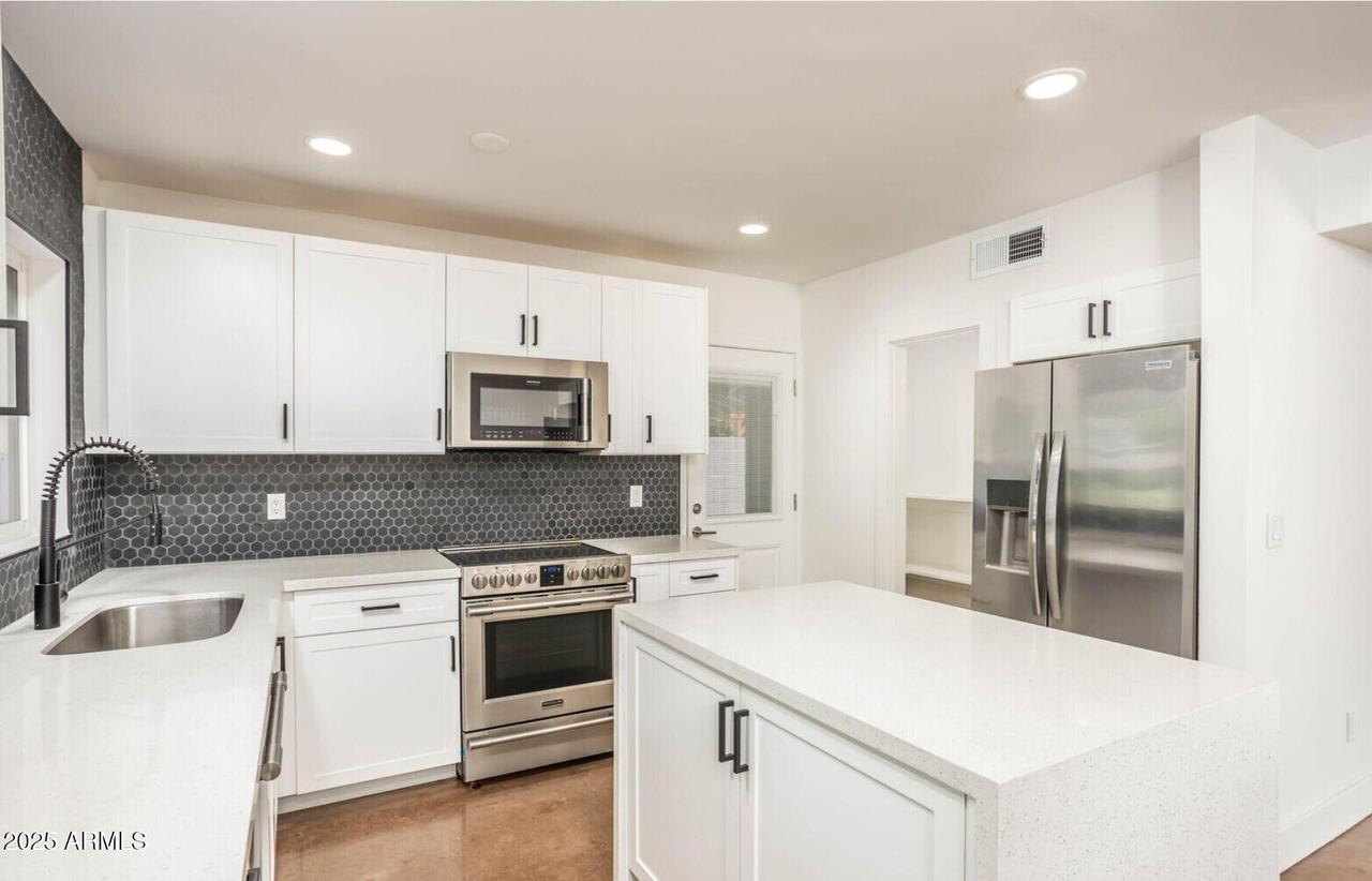 4729 N 24th St., Phoenix, AZ 85016