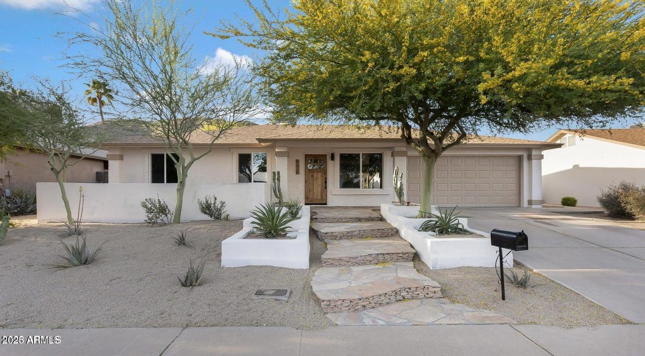 4324 E Sunrise Dr., Phoenix, AZ 85044