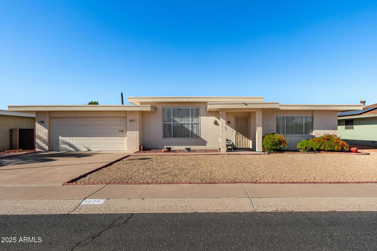 9620 W Brokenstone Dr., Sun City, AZ 85351