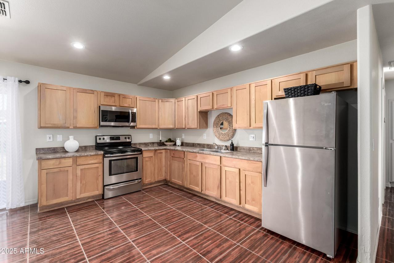 6748 W Coolidge St., Phoenix, AZ 85033