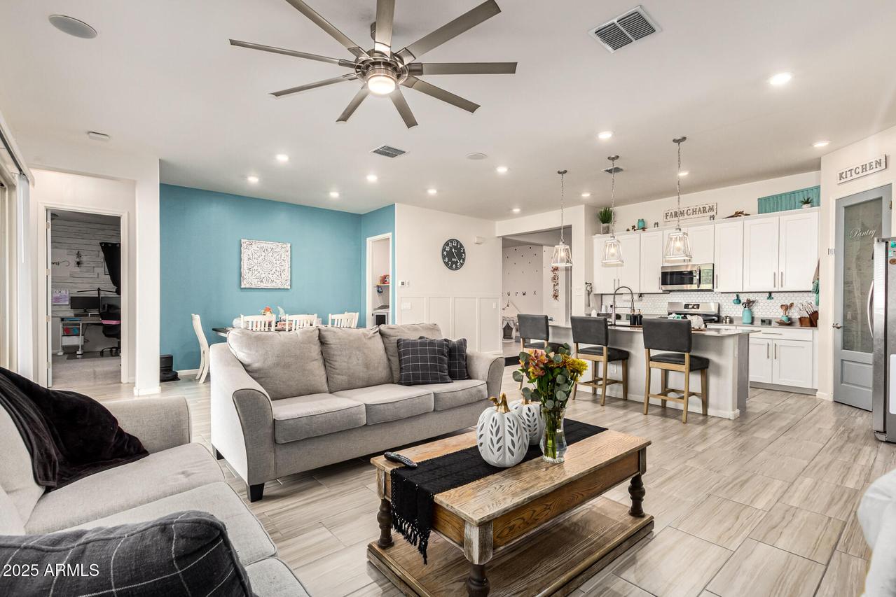 18522 W Thistle Landing Dr., Goodyear, AZ 85338