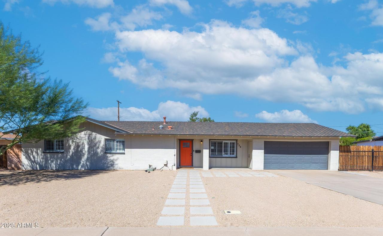724 E 6th St., Mesa, AZ 85203