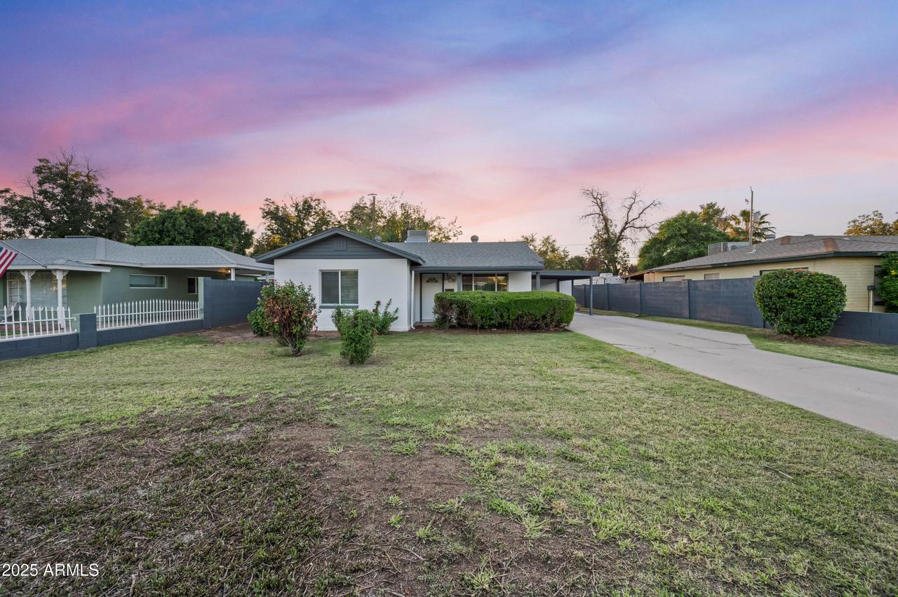 7528 N 60th Ave., Glendale, AZ 85301
