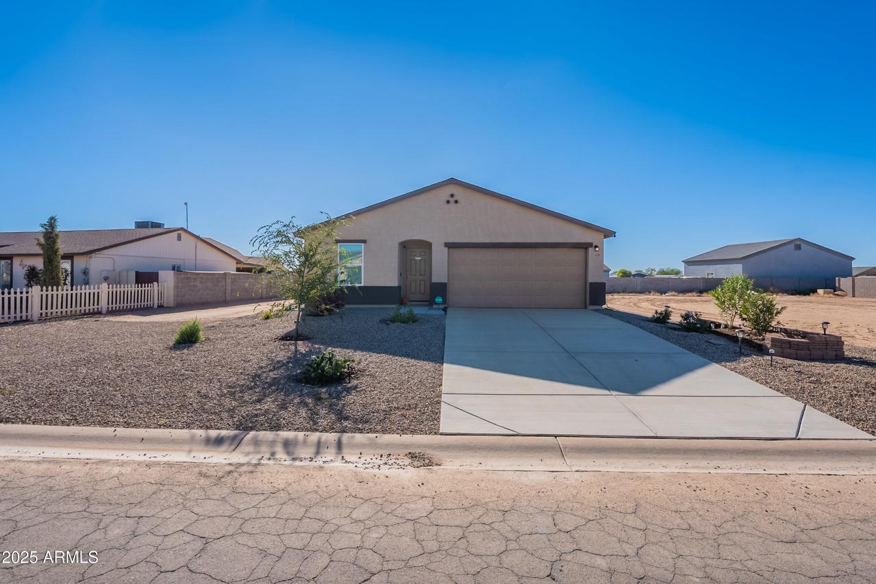 14286 S Capistrano Rd., Arizona City, AZ 85123