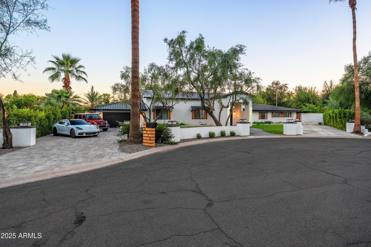 6715 E Montecito Ave., Scottsdale, AZ 85251