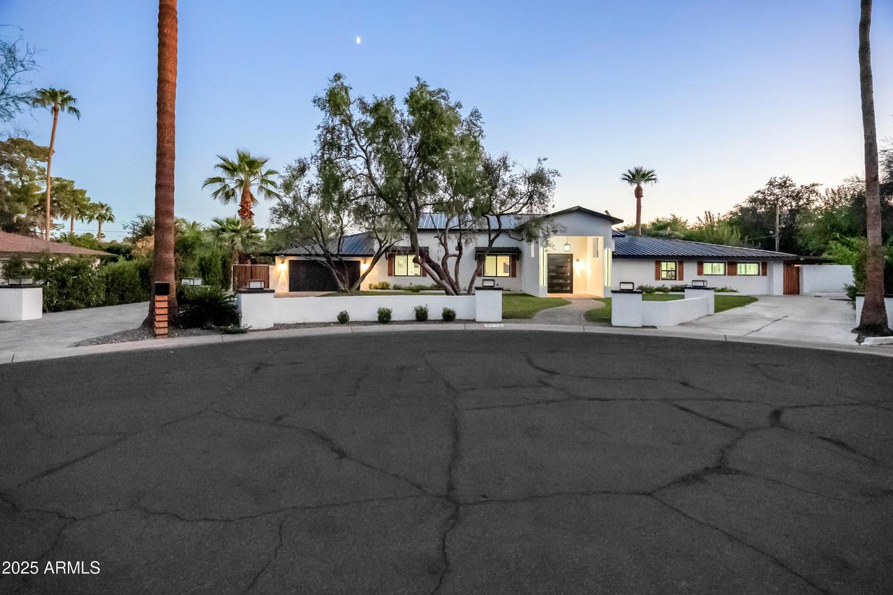 6715 E Montecito Ave., Scottsdale, AZ 85251