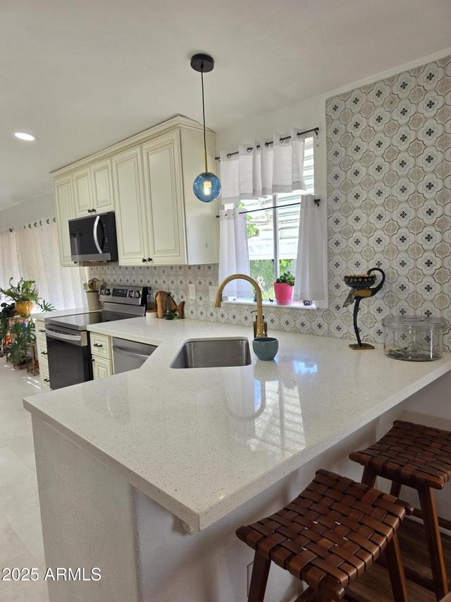 2233 E Behrend Dr. #250, Phoenix, AZ 85024