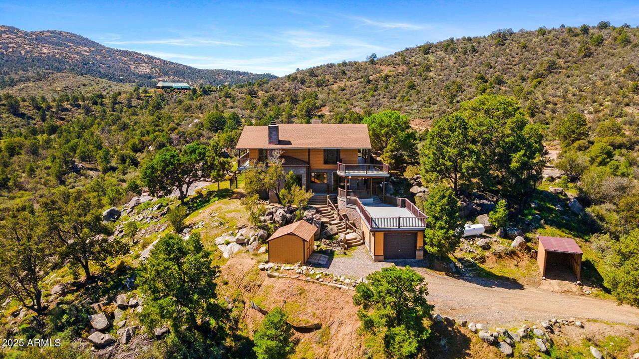 18205 W Buckhorn Dr., Peeples Valley, AZ 86332