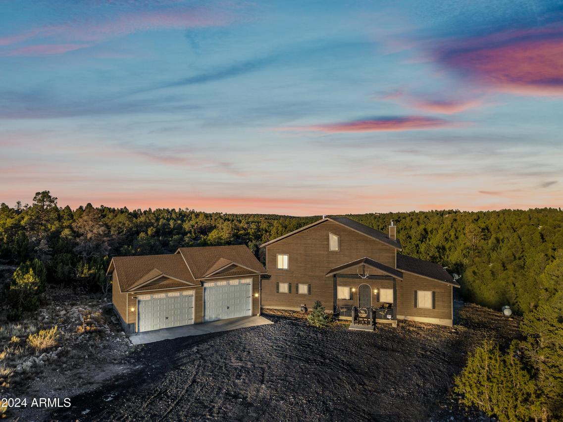 2262 Meadow Trail, Overgaard, AZ 85933