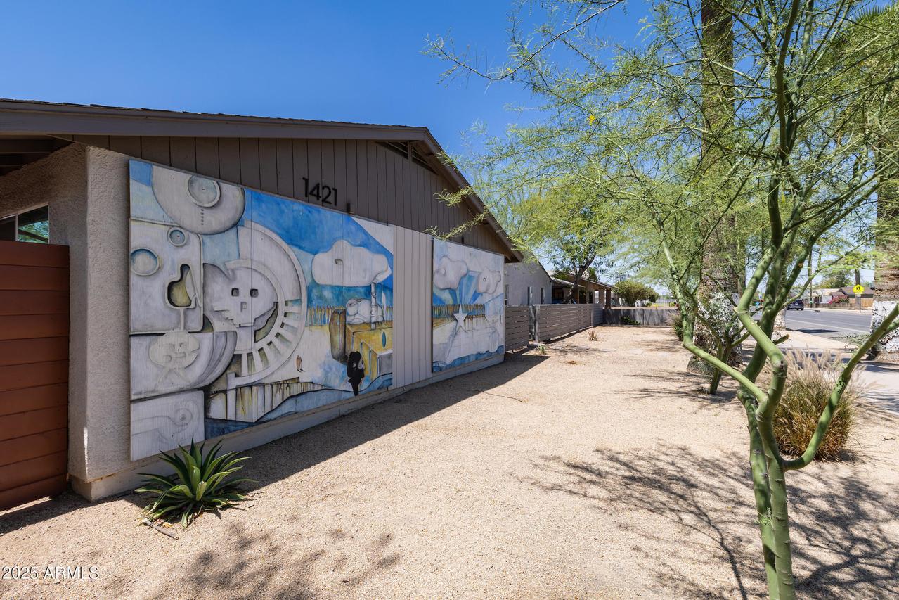 1421 E Roosevelt St., Phoenix, AZ 85006