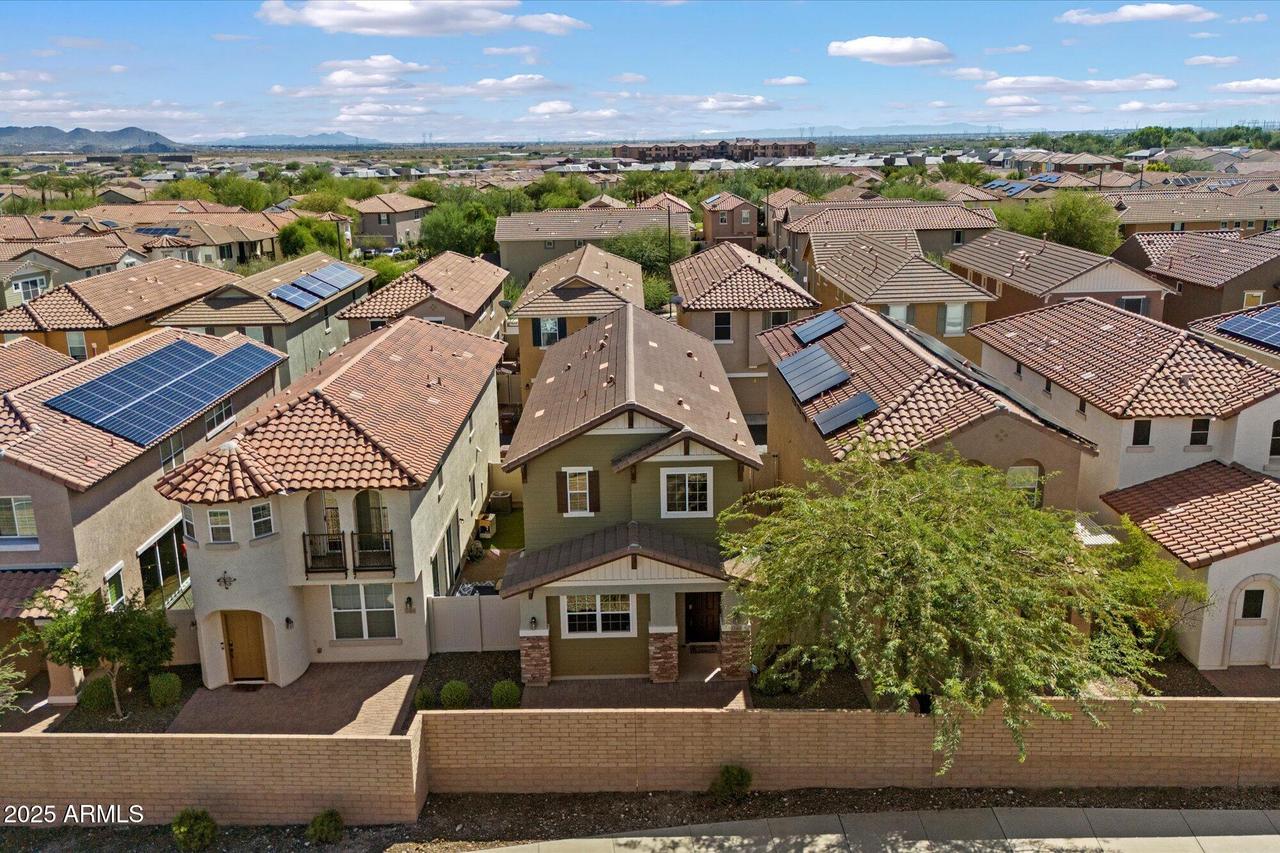 12468 W Hummingbird Ter., Peoria, AZ 85383