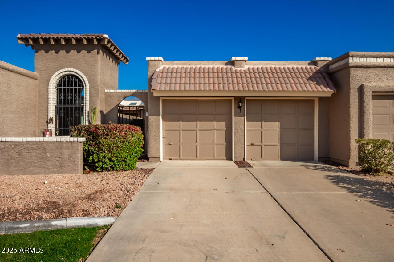 25239 S Glenburn Dr., Sun Lakes, AZ 85248